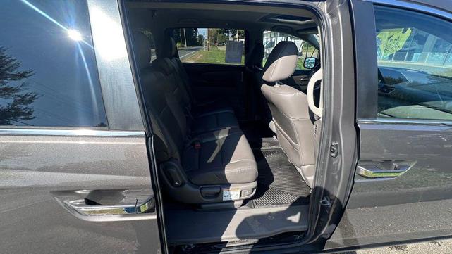 Photo of 2013 Polished Metal Metallic Honda Odyssey