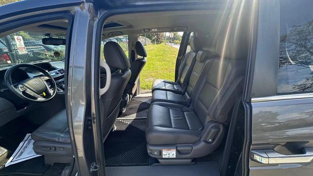 Photo of 2013 Polished Metal Metallic Honda Odyssey