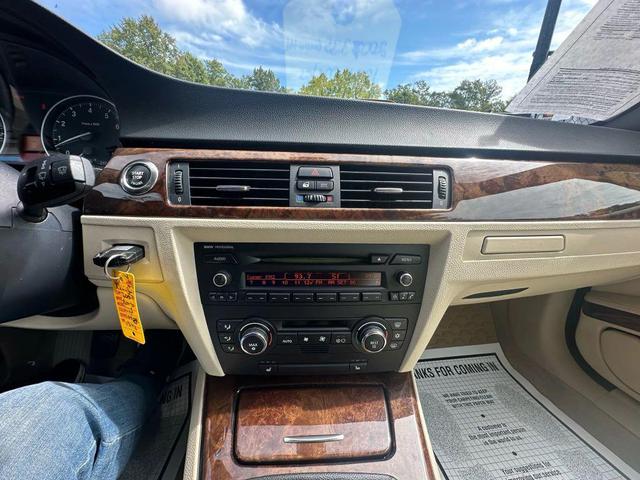 Photo of 2007 Gold BMW 335