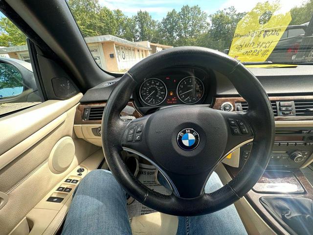 Photo of 2007 Gold BMW 335