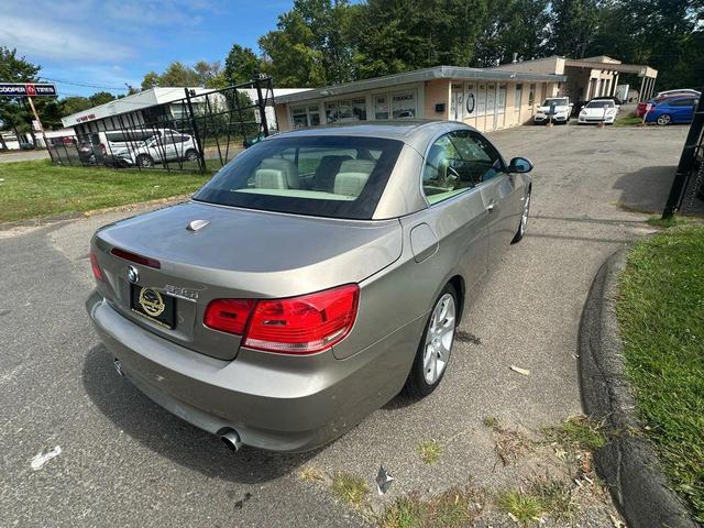 Photo of 2007 Gold BMW 335