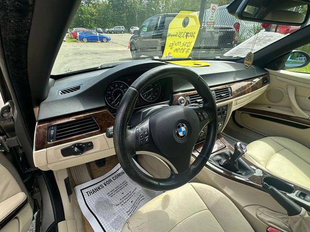 Photo of 2007 Gold BMW 335