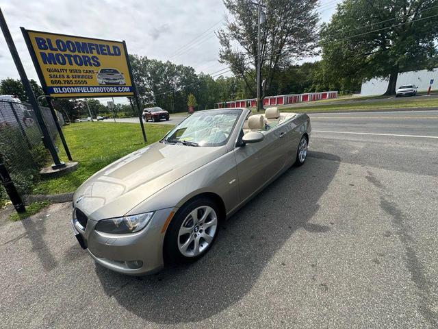 Photo of 2007 Gold BMW 335