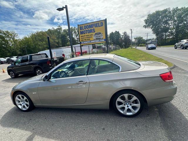 Photo of 2007 Gold BMW 335