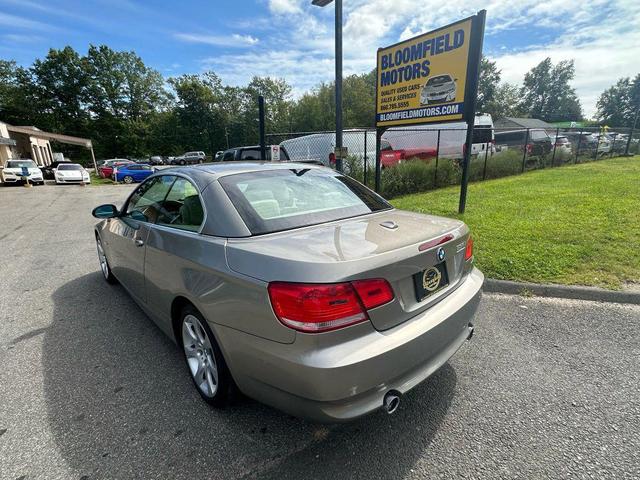 Photo of 2007 Gold BMW 335