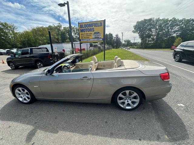 Photo of 2007 Gold BMW 335