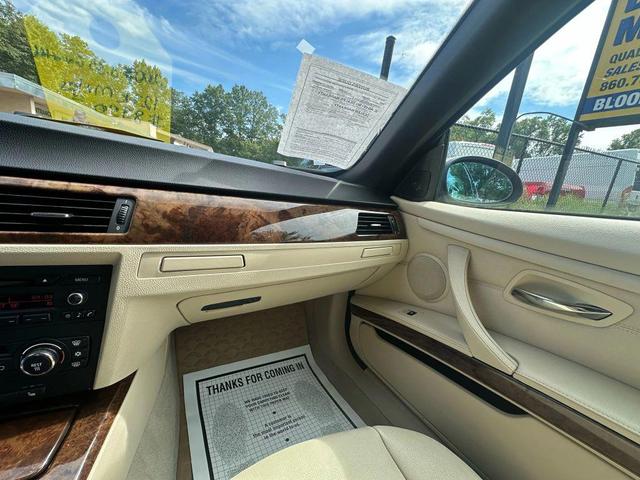 Photo of 2007 Gold BMW 335