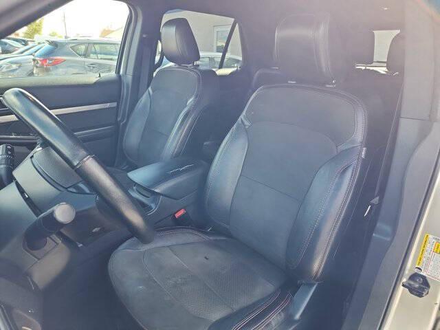 Photo of 2018 Ingot Silver Metallic Ford Explorer