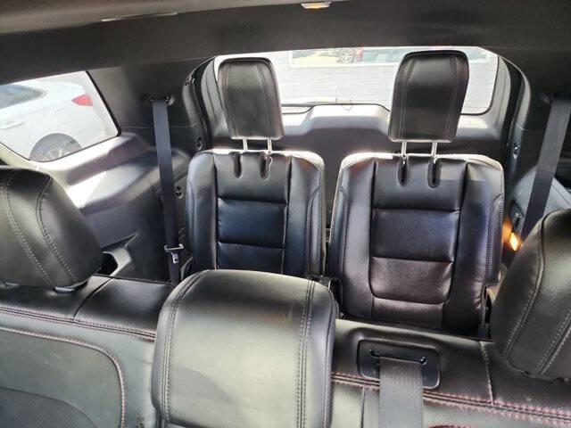 Photo of 2018 Ingot Silver Metallic Ford Explorer