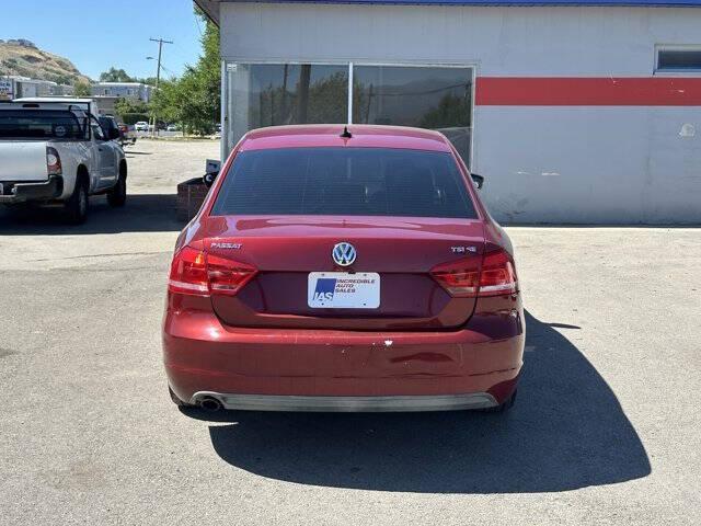 Photo of 2015 Fortana Red Volkswagen Passat