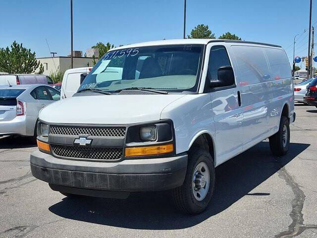 Photo of 2015 Summit White Chevrolet Express 3500