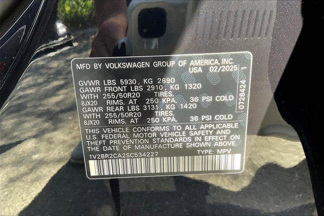Photo of 2025 Deep Black Pearl Volkswagen Atlas