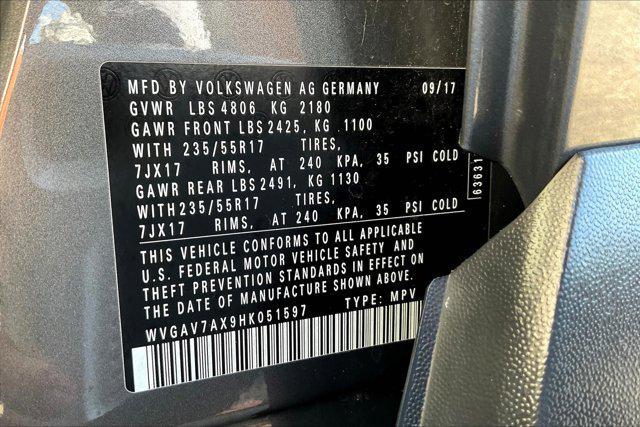 Photo of 2017 Pepper Gray Metallic Volkswagen Tiguan