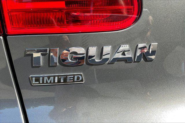 Photo of 2017 Pepper Gray Metallic Volkswagen Tiguan