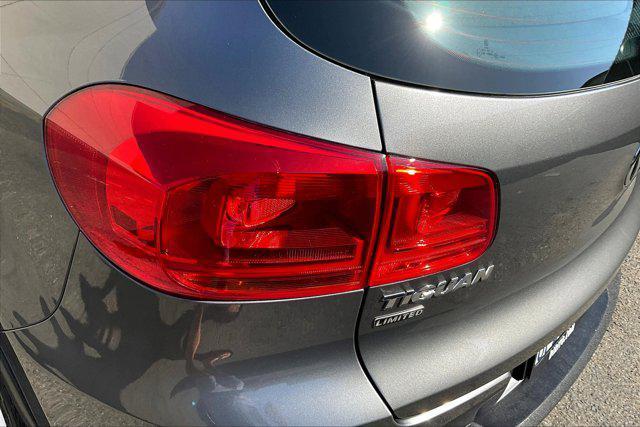 Photo of 2017 Pepper Gray Metallic Volkswagen Tiguan