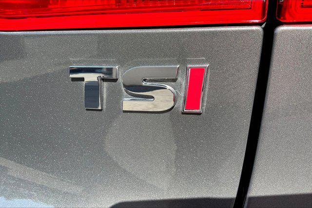 Photo of 2017 Pepper Gray Metallic Volkswagen Tiguan