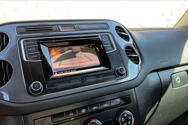 Photo of 2017 Pepper Gray Metallic Volkswagen Tiguan