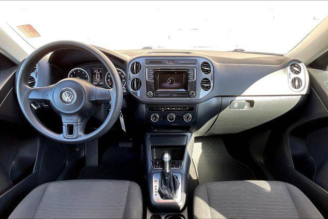 Photo of 2017 Pepper Gray Metallic Volkswagen Tiguan