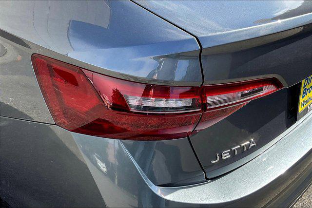 Photo of 2022 Platinum Gray Metallic Volkswagen Jetta