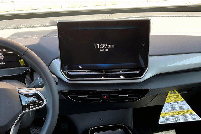 Photo of 2025 Opal White Pearl Volkswagen ID.4