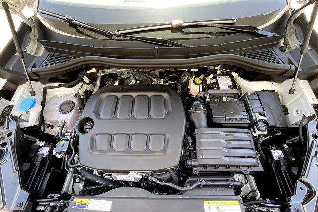Photo of 2025 Opal White Pearl Volkswagen Tiguan