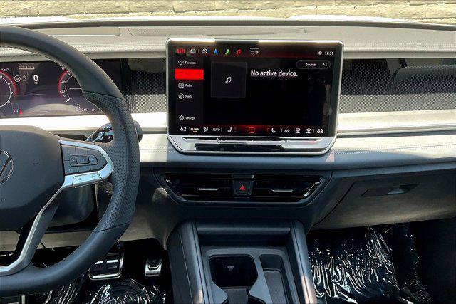 Photo of 2025 Opal White Pearl Volkswagen Tiguan