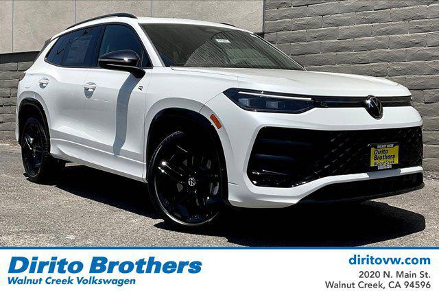 Photo of 2025 Opal White Pearl Volkswagen Tiguan