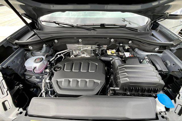 Photo of 2025 Pure Gray Volkswagen Atlas