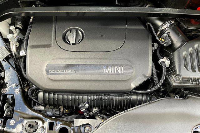 Photo of 2020 Light White MINI Countryman