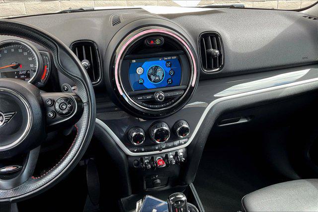 Photo of 2020 Light White MINI Countryman