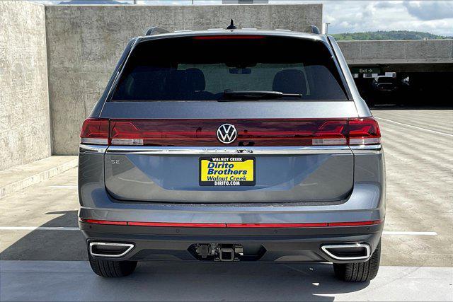 Photo of 2025 Platinum Gray Metallic Volkswagen Atlas