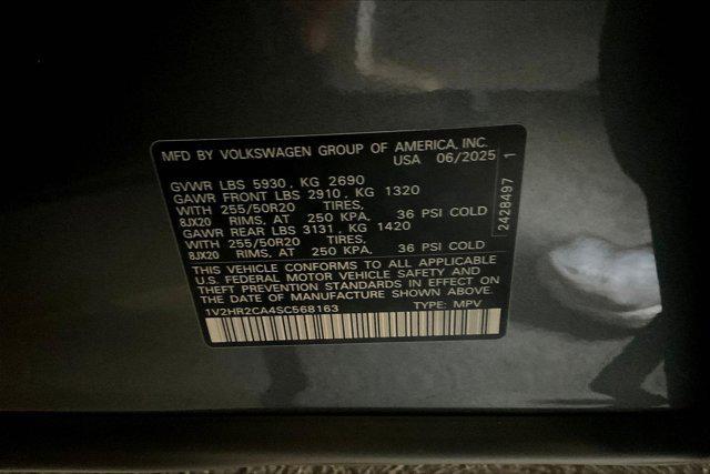 Photo of 2025 Platinum Gray Metallic Volkswagen Atlas