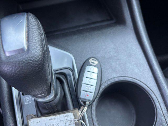 Photo of 2023 Glacier White Nissan Altima