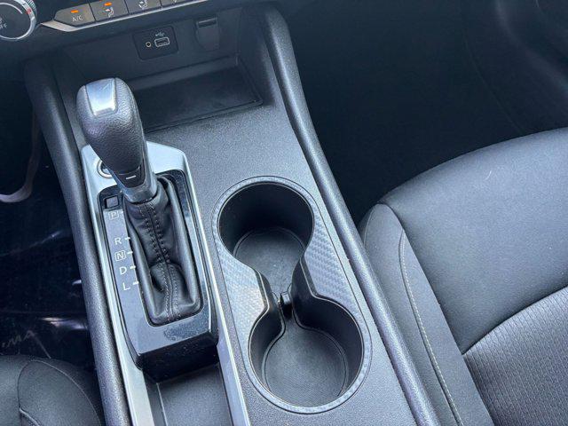 Photo of 2023 Glacier White Nissan Altima