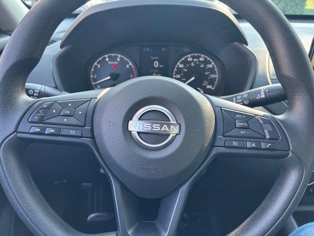 Photo of 2023 Glacier White Nissan Altima