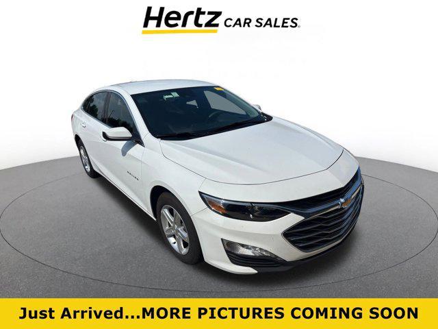 Photo of 2024 Summit White Chevrolet Malibu