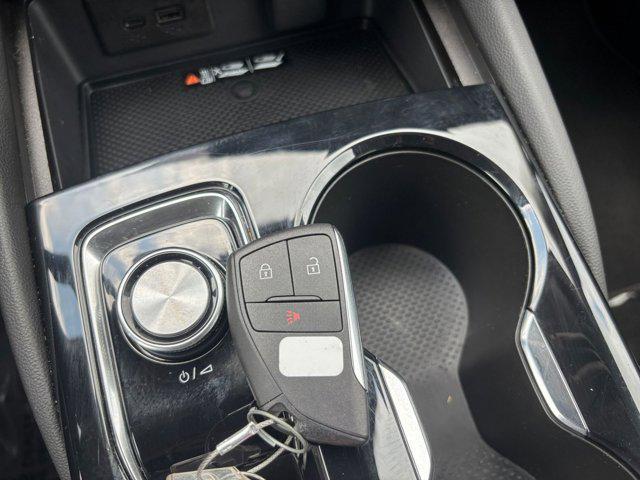 Photo of 2024 Summit White Buick Envision