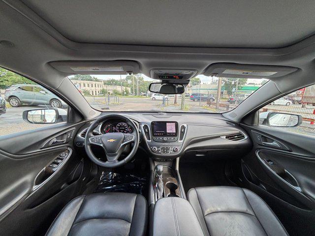 Photo of 2024 Summit White Chevrolet Malibu