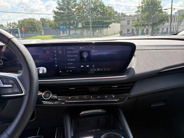 Photo of 2024 Summit White Buick Envision