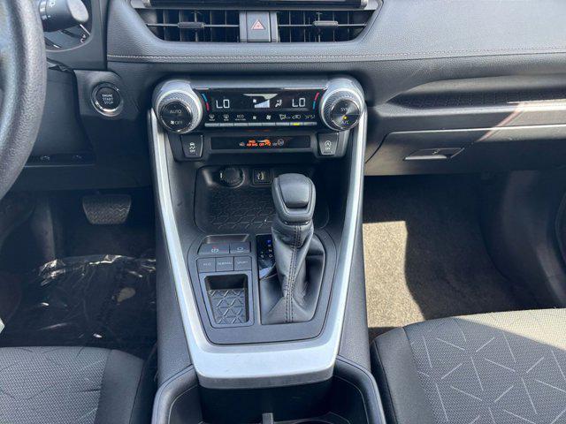 Photo of 2024 Ice Cap Toyota RAV4