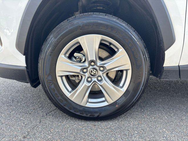Photo of 2024 Ice Cap Toyota RAV4