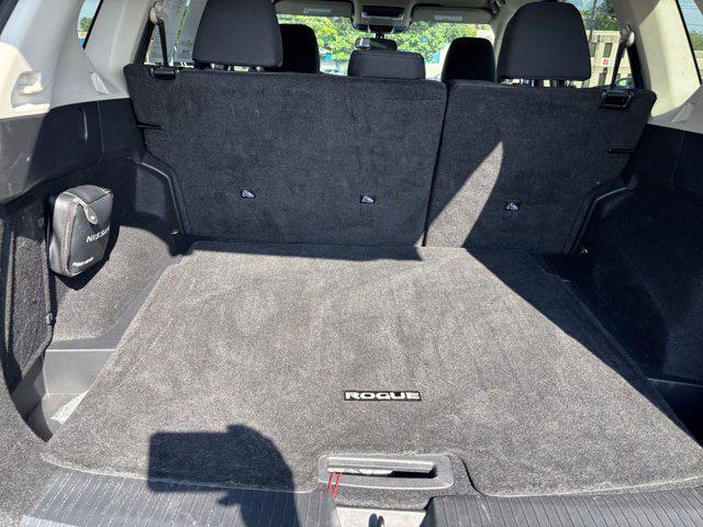 Photo of 2024 Super Black Nissan Rogue