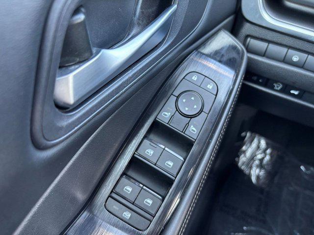 Photo of 2024 Super Black Nissan Rogue