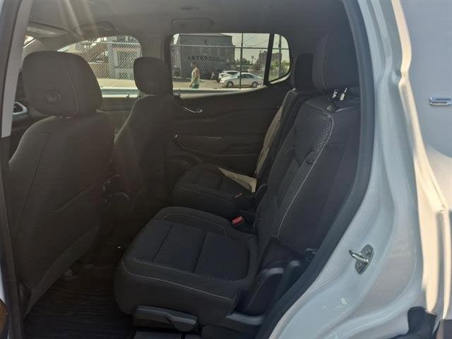 Photo of 2023 Summit White GMC Acadia