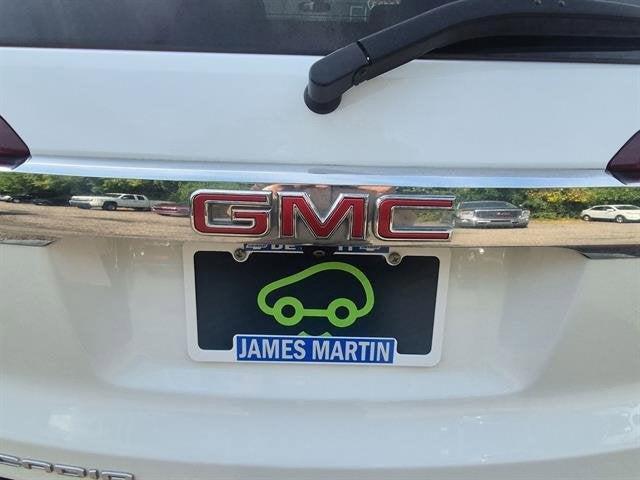 Photo of 2023 Summit White GMC Acadia