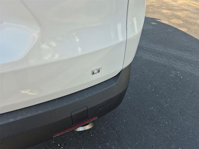 Photo of 2019 Iridescent Pearl Tricoat Chevrolet Traverse