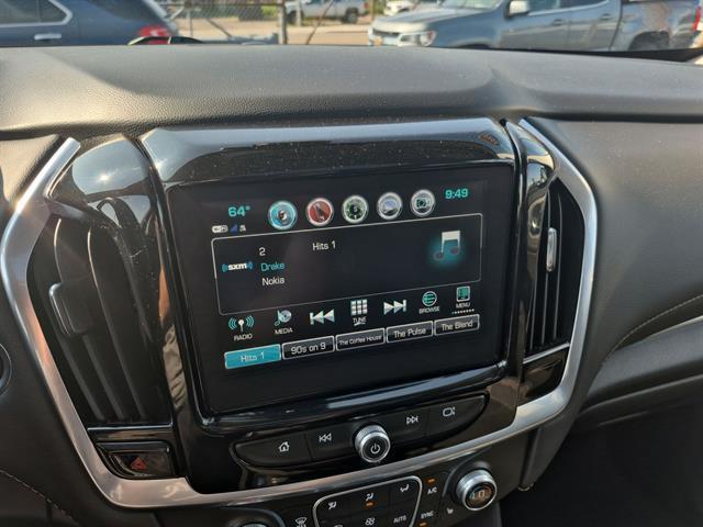 Photo of 2019 Iridescent Pearl Tricoat Chevrolet Traverse