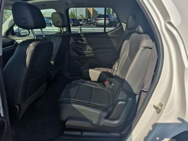 Photo of 2019 Iridescent Pearl Tricoat Chevrolet Traverse