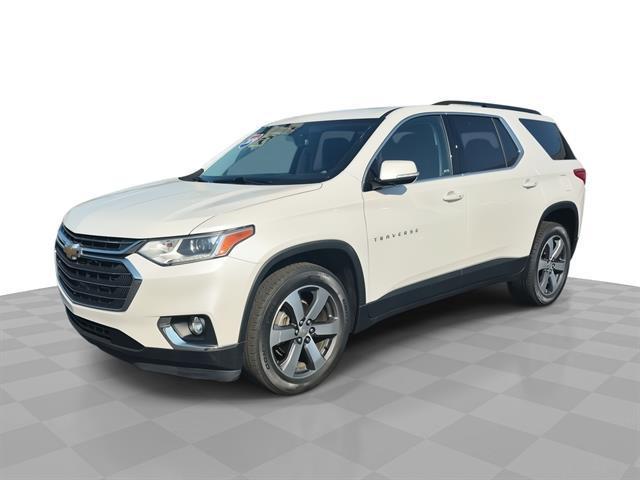 Photo of 2019 Iridescent Pearl Tricoat Chevrolet Traverse