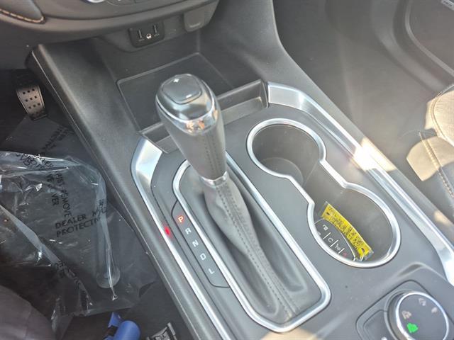 Photo of 2019 Iridescent Pearl Tricoat Chevrolet Traverse